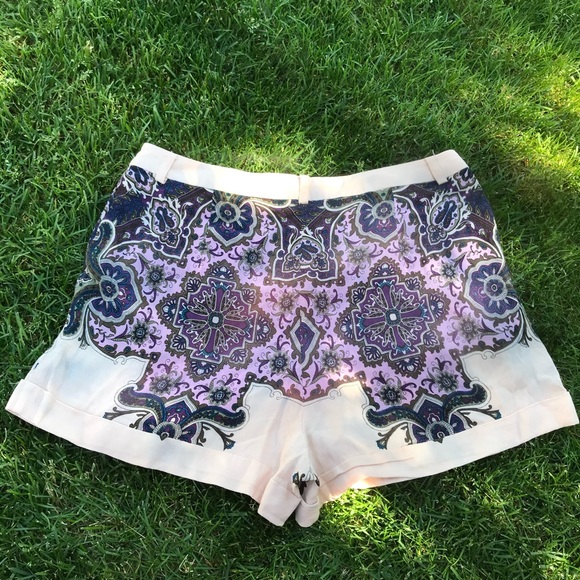 Flowy Pattern Shorts - Picture 2 of 4